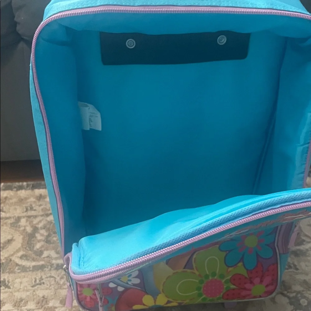 Nickelodeon Dora the Explorer Rolling Suitcase - Blue and Pink - Picture 3 of 5